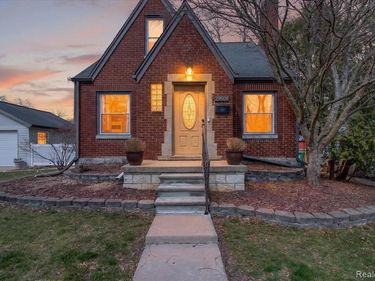 29508 Bock Street, Garden City, MI 48135