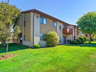 7624 Manor Circle , Westland, MI 48185