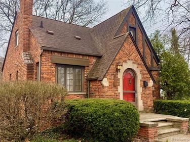 9900 Cranston Street , Livonia, MI 48150