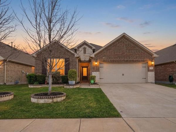 824 Pinnacle Ridge Road, Fort Worth, TX 76052