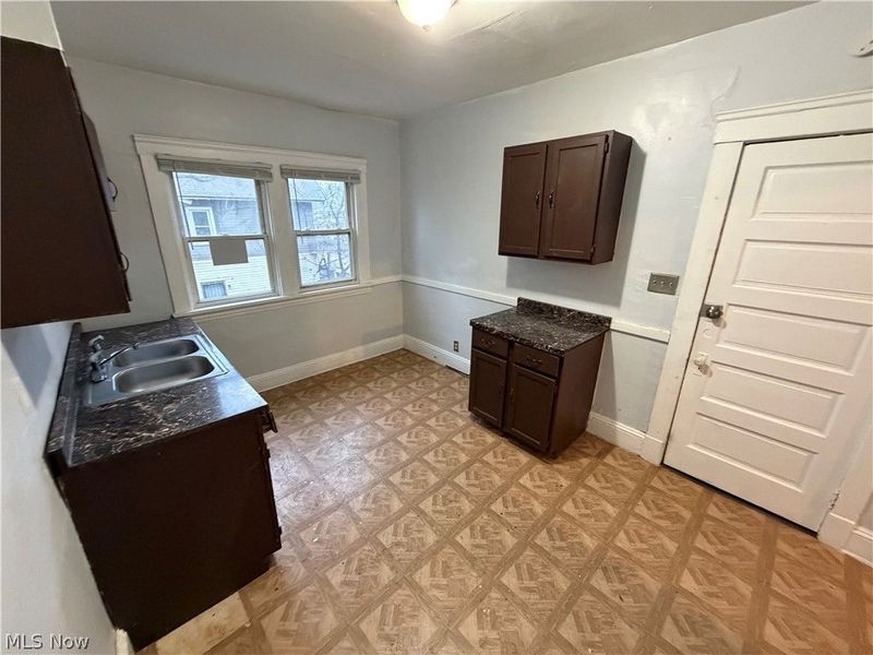 10724 Gooding Avenue, Cleveland, OH 44108 Photo 14