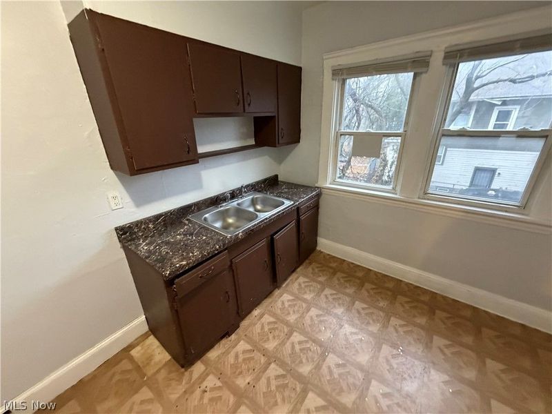 10724 Gooding Avenue, Cleveland, OH 44108 Photo 18