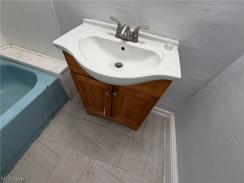 10724 Gooding Avenue, Cleveland, OH 44108 Photo 22