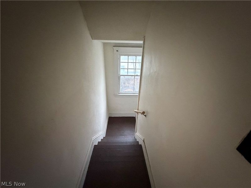 10724 Gooding Avenue, Cleveland, OH 44108 Photo 38