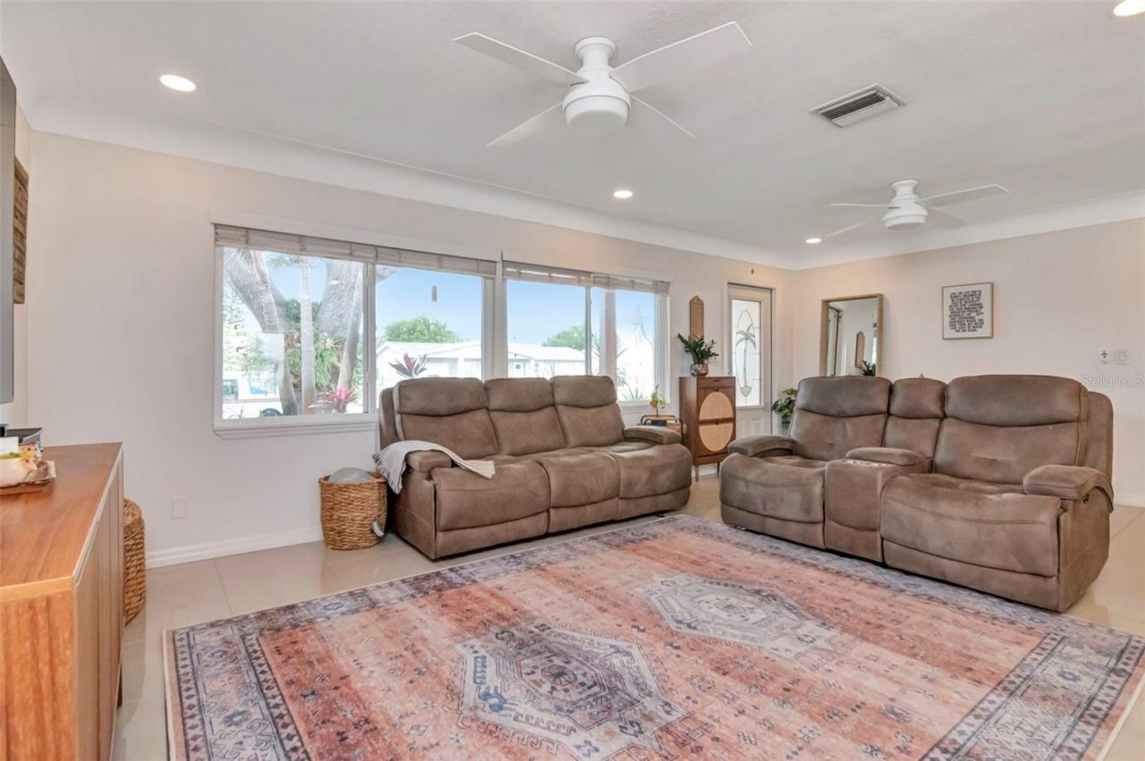 6468 17th Terrace N, Saint Petersburg, FL 33710 Photo