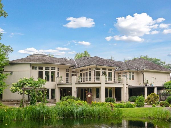 1989 Dwight Lane, Minnetonka, MN 55305