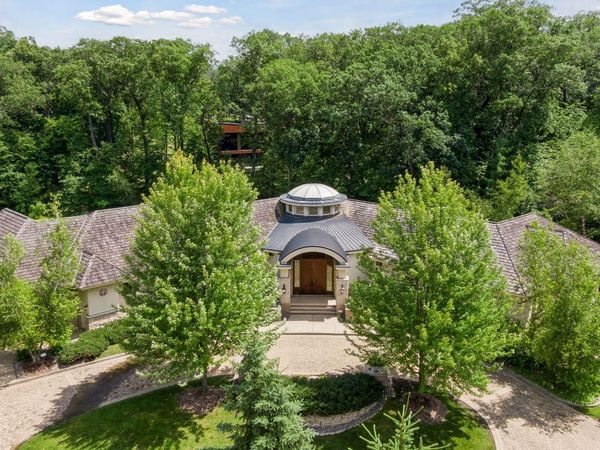 1989 Dwight Lane, Minnetonka, MN 55305