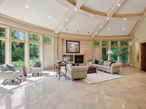 1989 Dwight Lane, Minnetonka, MN 55305