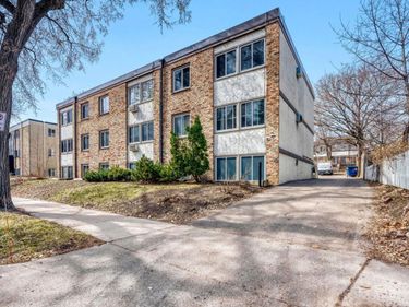 2212 Aldrich Avenue S, Unit 202, Minneapolis, MN 55405