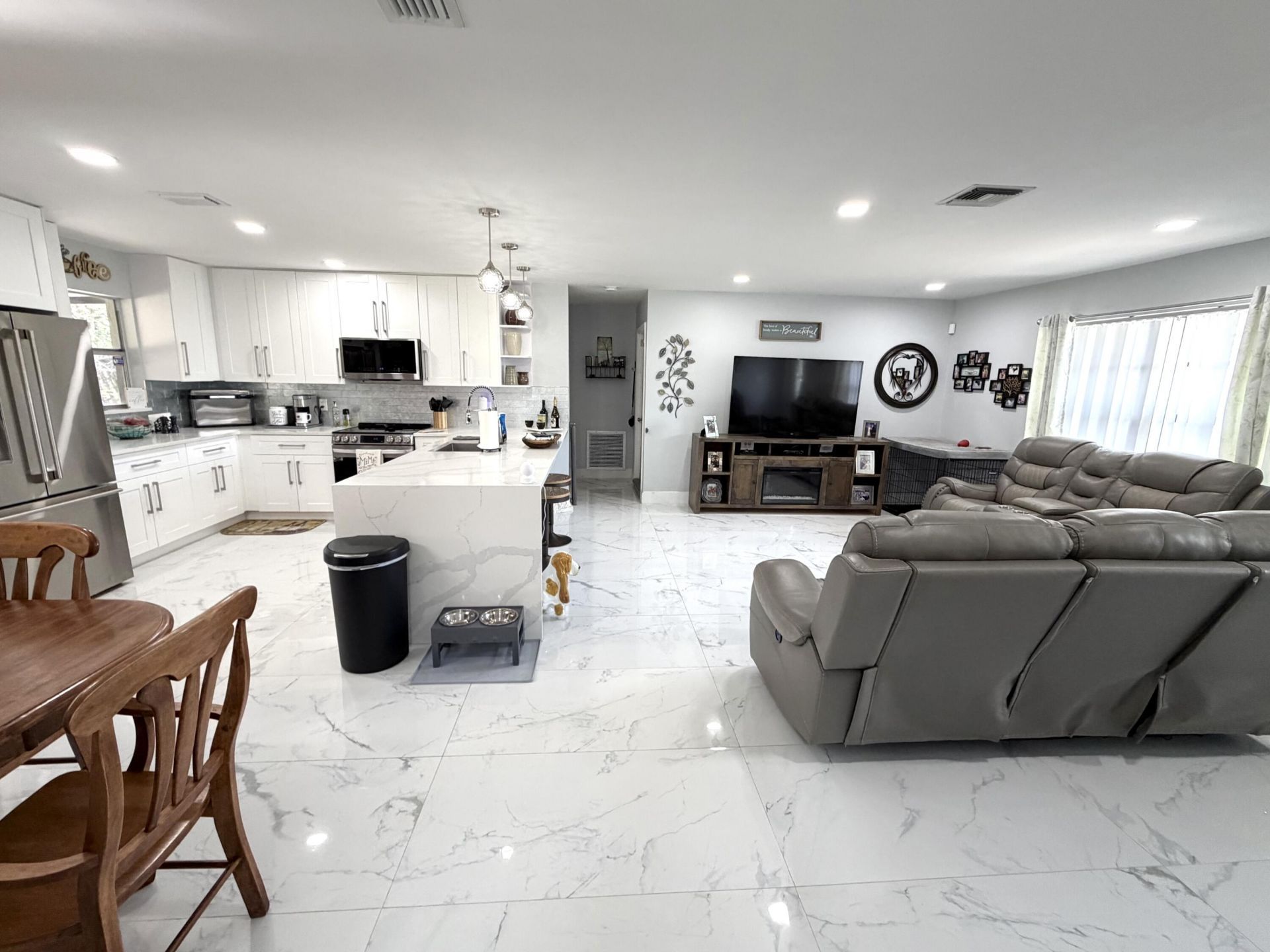 357 Las Palmas Street, Royal Palm Beach, FL 33411 Photo