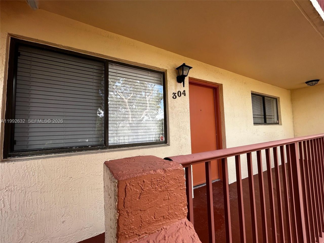 7451 NW 16th St , Unit 304, Plantation, FL 33313 Photo