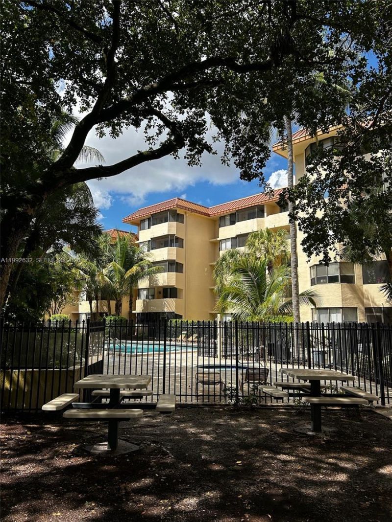 7451 NW 16th St , Unit 304, Plantation, FL 33313 Photo