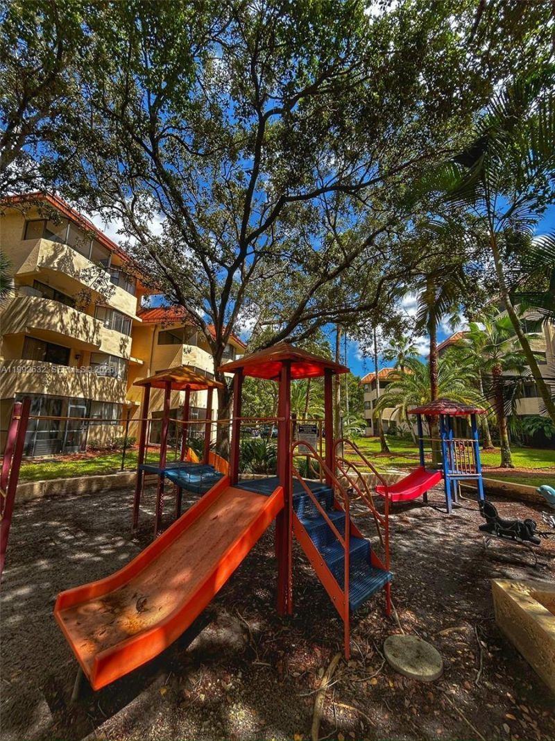 7451 NW 16th St , Unit 304, Plantation, FL 33313 Photo