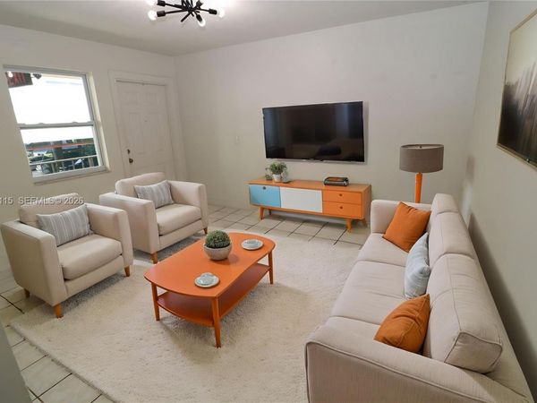 951 SW 7th St, Unit 4, Miami, FL 33130