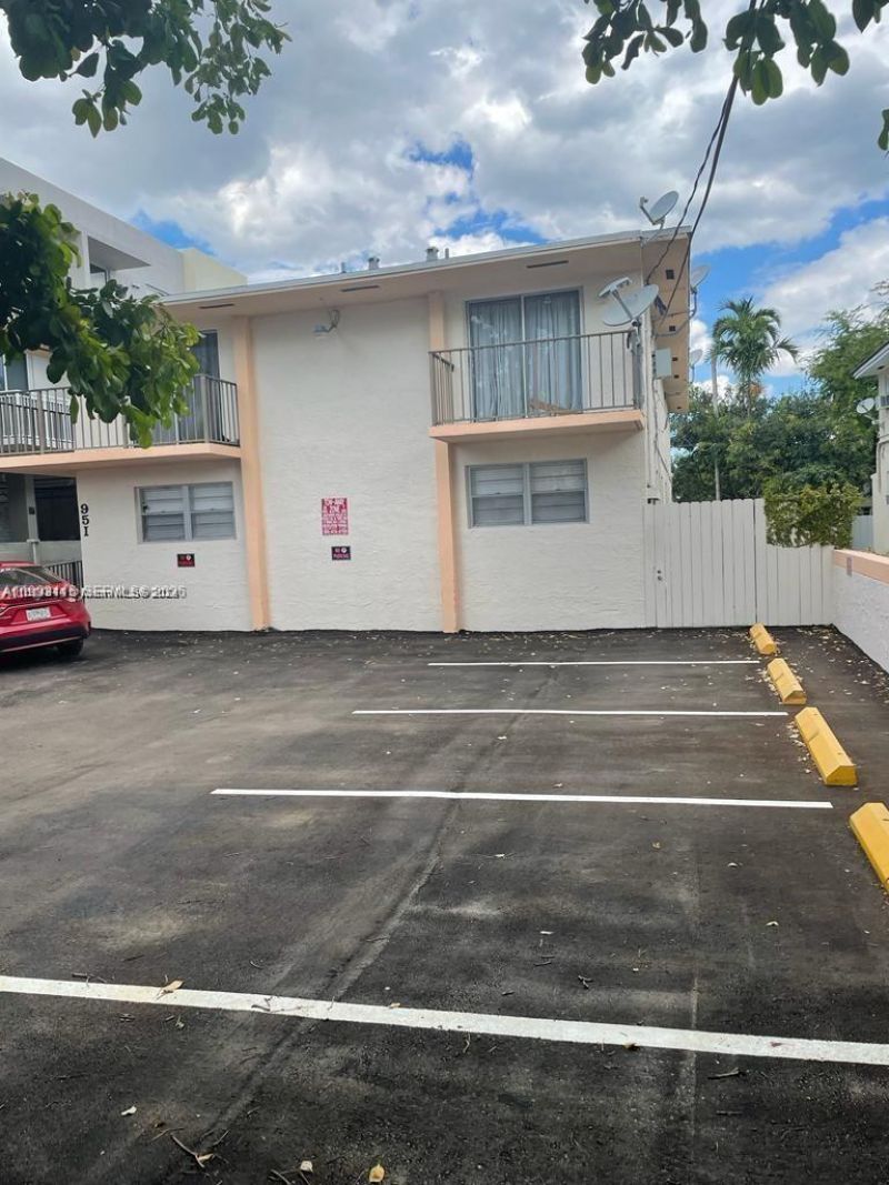 951 SW 7th St, Unit 4, Miami, FL 33130 Photo