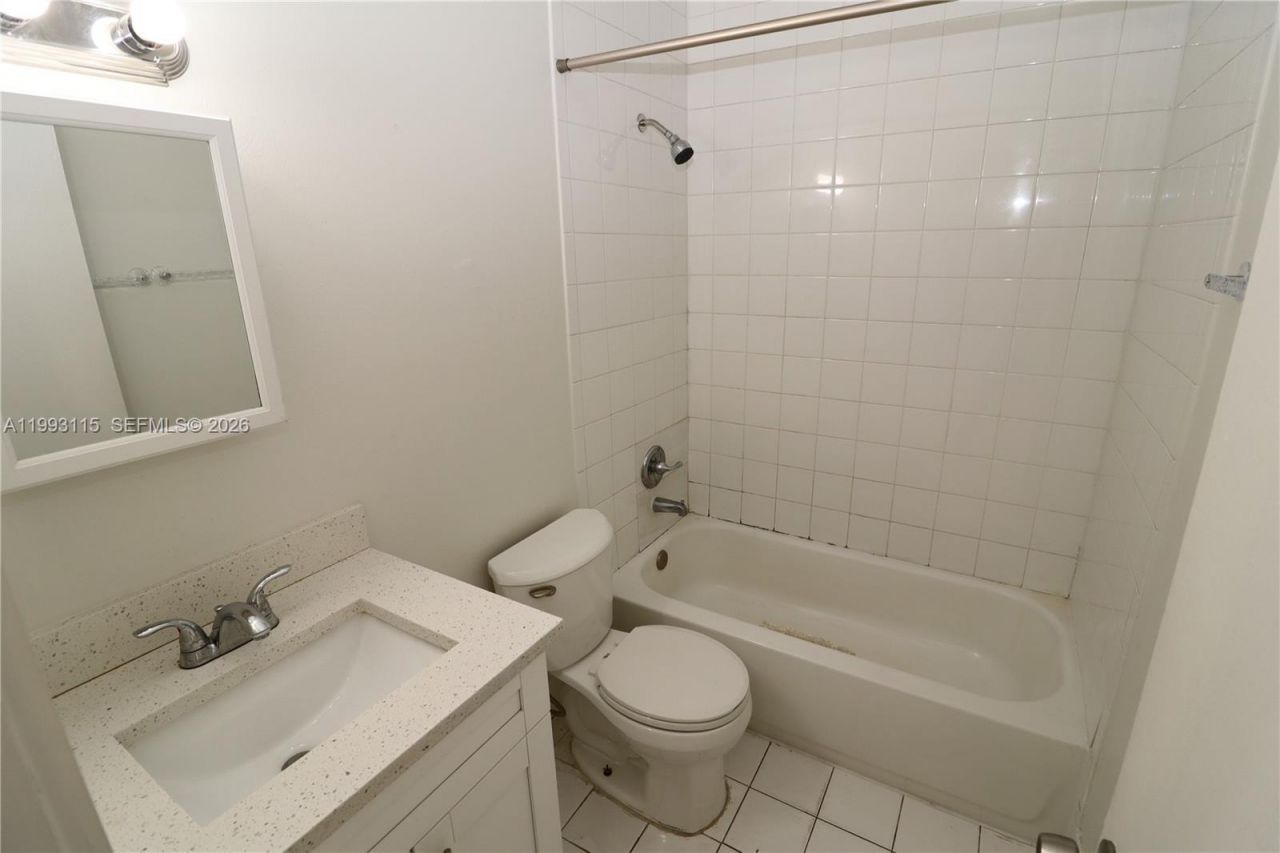 951 SW 7th St, Unit 4, Miami, FL 33130 Photo