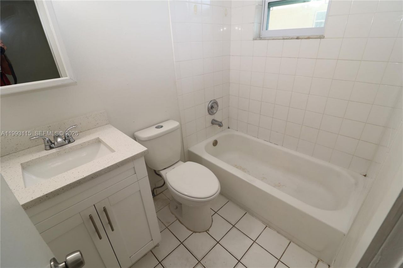 951 SW 7th St, Unit 4, Miami, FL 33130 Photo