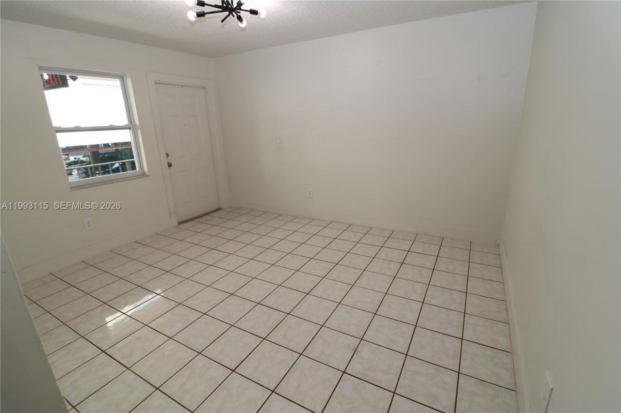 951 SW 7th St, Unit 4, Miami, FL 33130 Photo