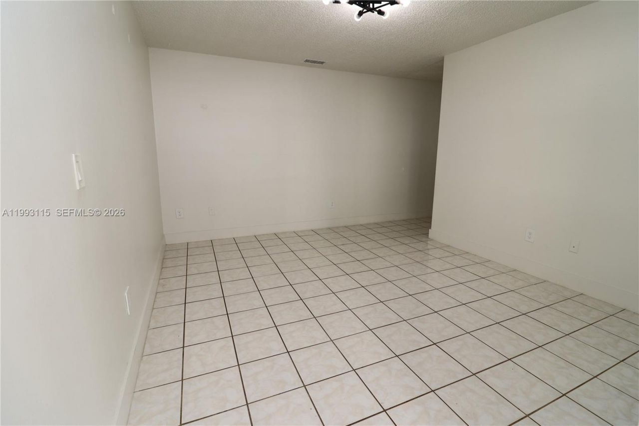 951 SW 7th St, Unit 4, Miami, FL 33130 Photo