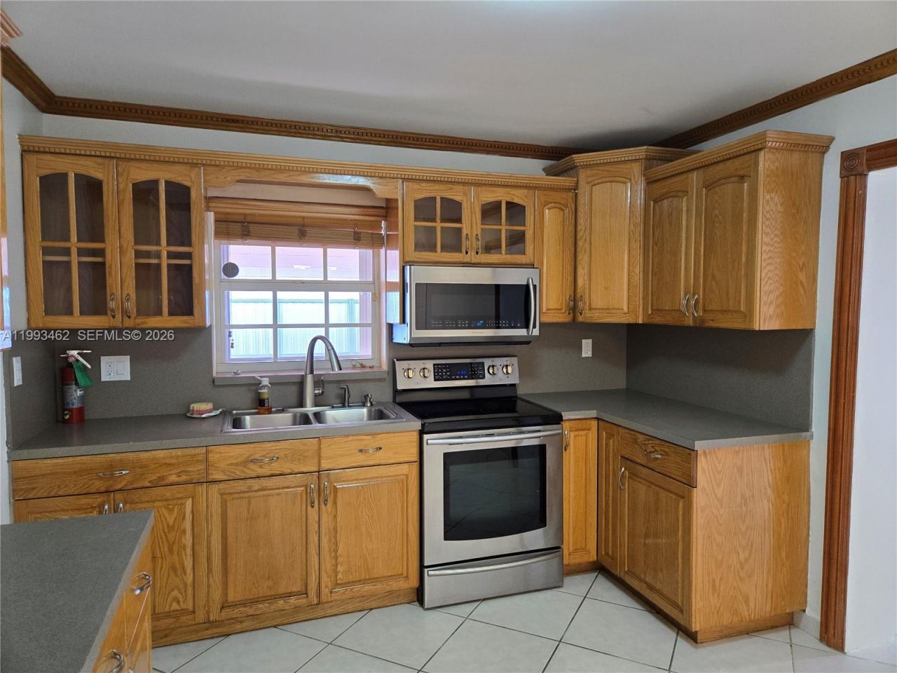 10475 SW 42 Te , Unincorporated Dade County, FL 33165 Photo