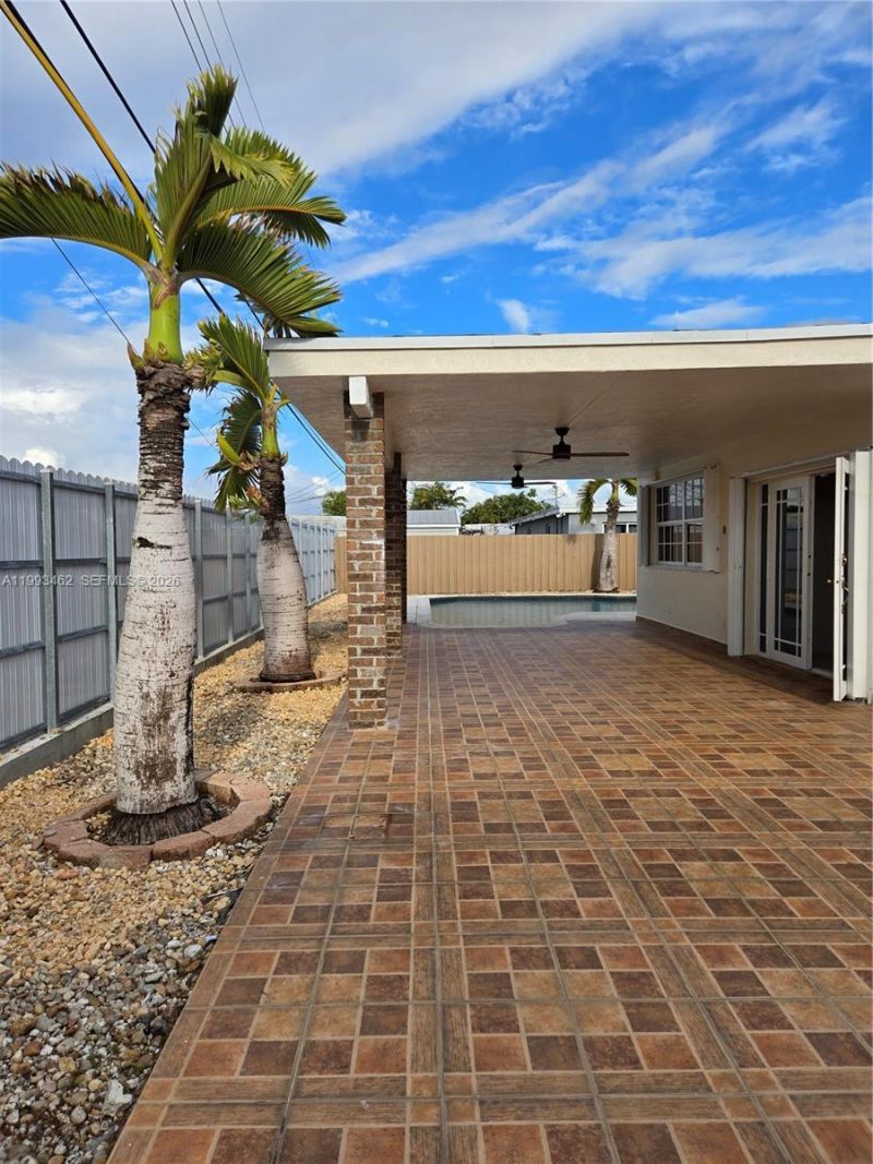 10475 SW 42 Te , Unincorporated Dade County, FL 33165 Photo