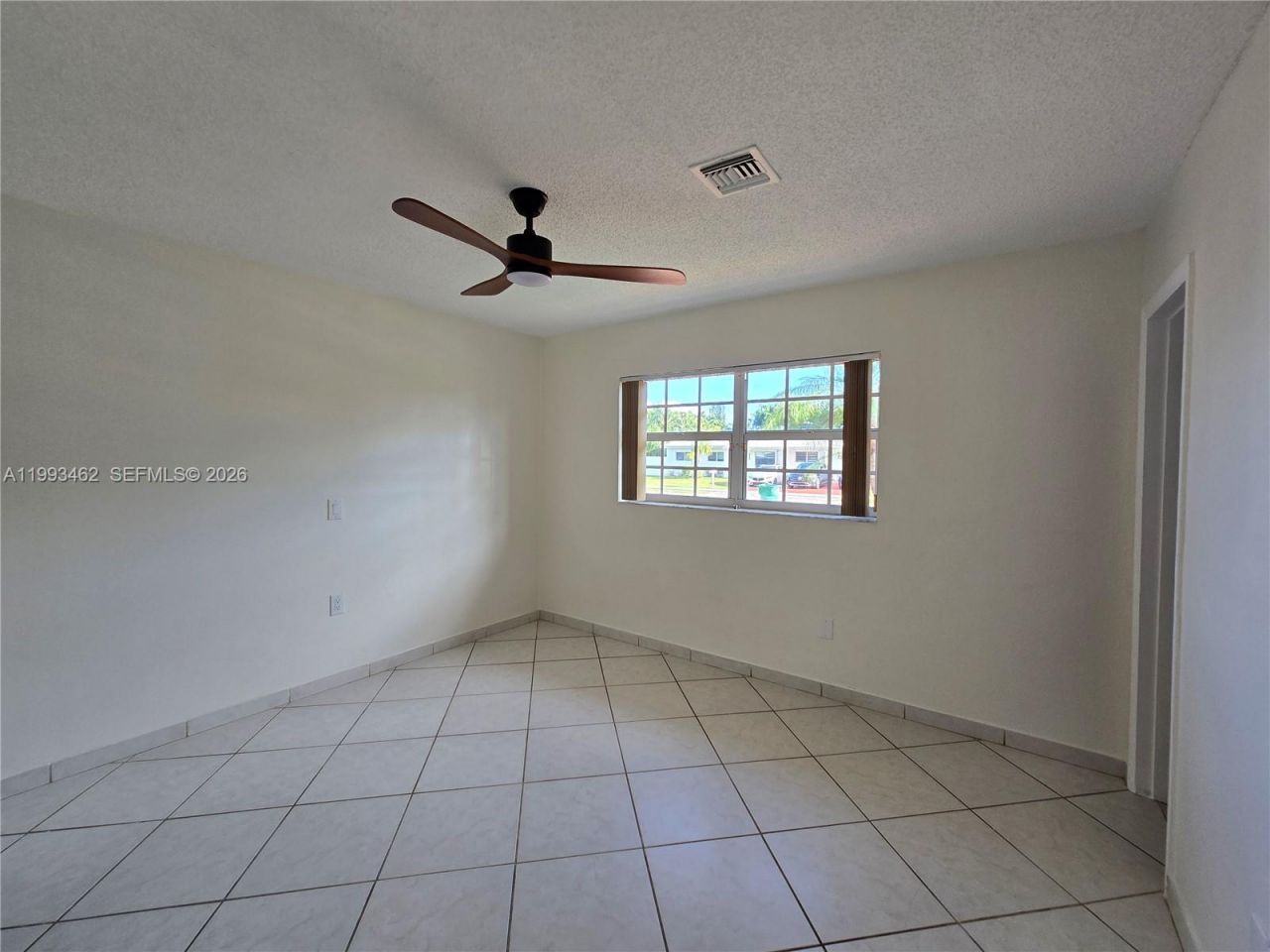10475 SW 42 Te , Unincorporated Dade County, FL 33165 Photo