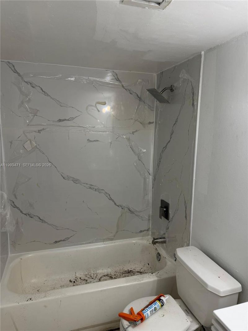 486 NW 165th St Rd, Unit B-506, Miami, FL 33169 Photo