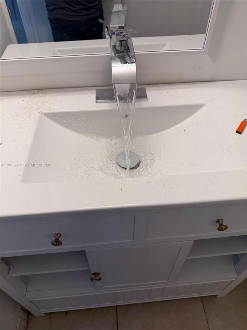 486 NW 165th St Rd, Unit B-506, Miami, FL 33169 Photo