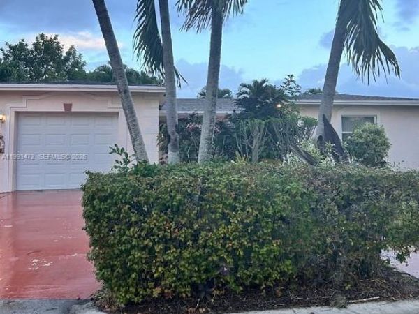 6603 SW 10th Ct , North Lauderdale, FL 33068