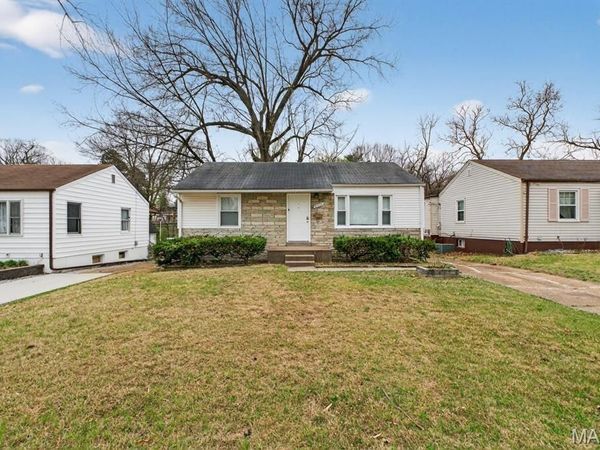 8576 Kathlyn Drive, St Louis, MO 63134