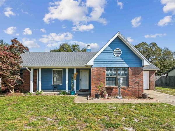 4720 Kitty Hawk Cir, Gulf Breeze, FL 32563