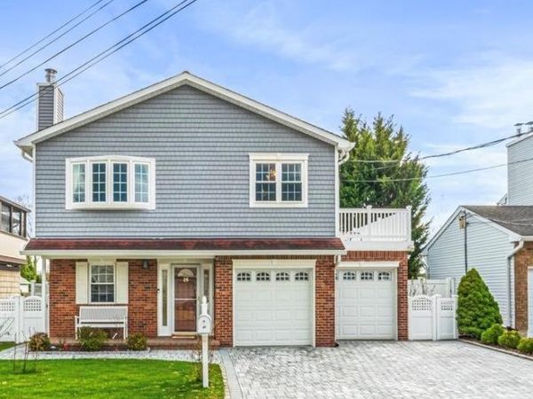 26 Violet Road, Bayville, NY 11709