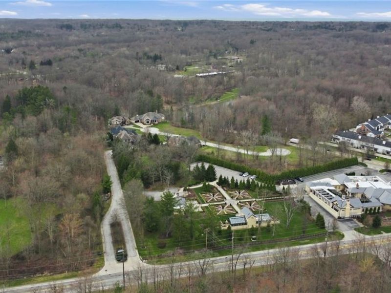 Lancaster Court, Chagrin Falls, OH 44022 Photo 1