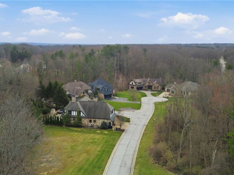 Lancaster Court, Chagrin Falls, OH 44022 Photo 13