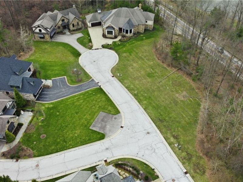 Lancaster Court, Chagrin Falls, OH 44022 Photo 9