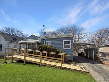 1034 Meida Street , Flint, MI 48532