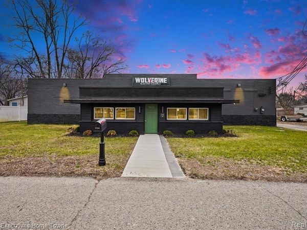 5650 Jamestown Road , Shelby Twp, MI 48317