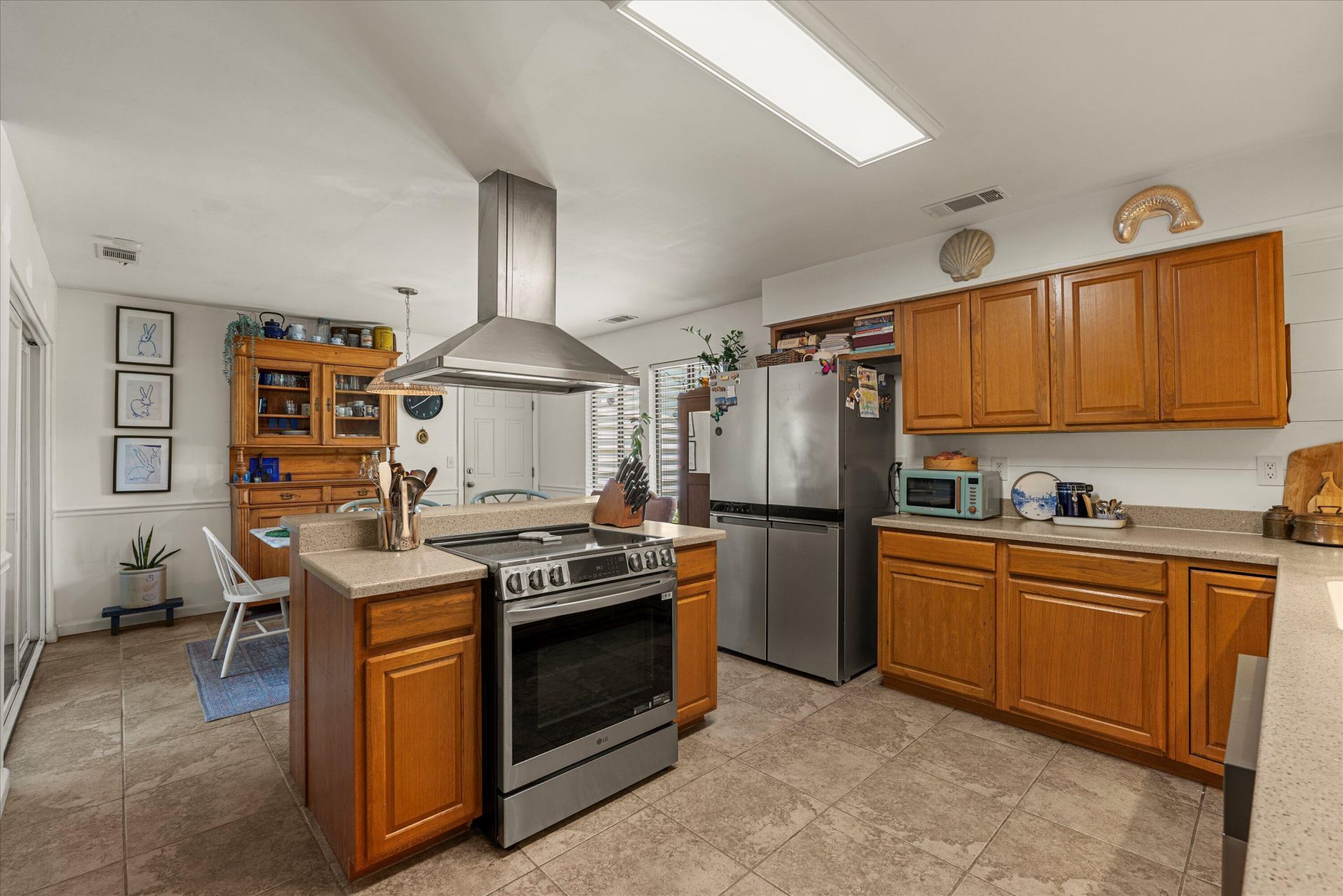 6027 Vaux Road Photo 10