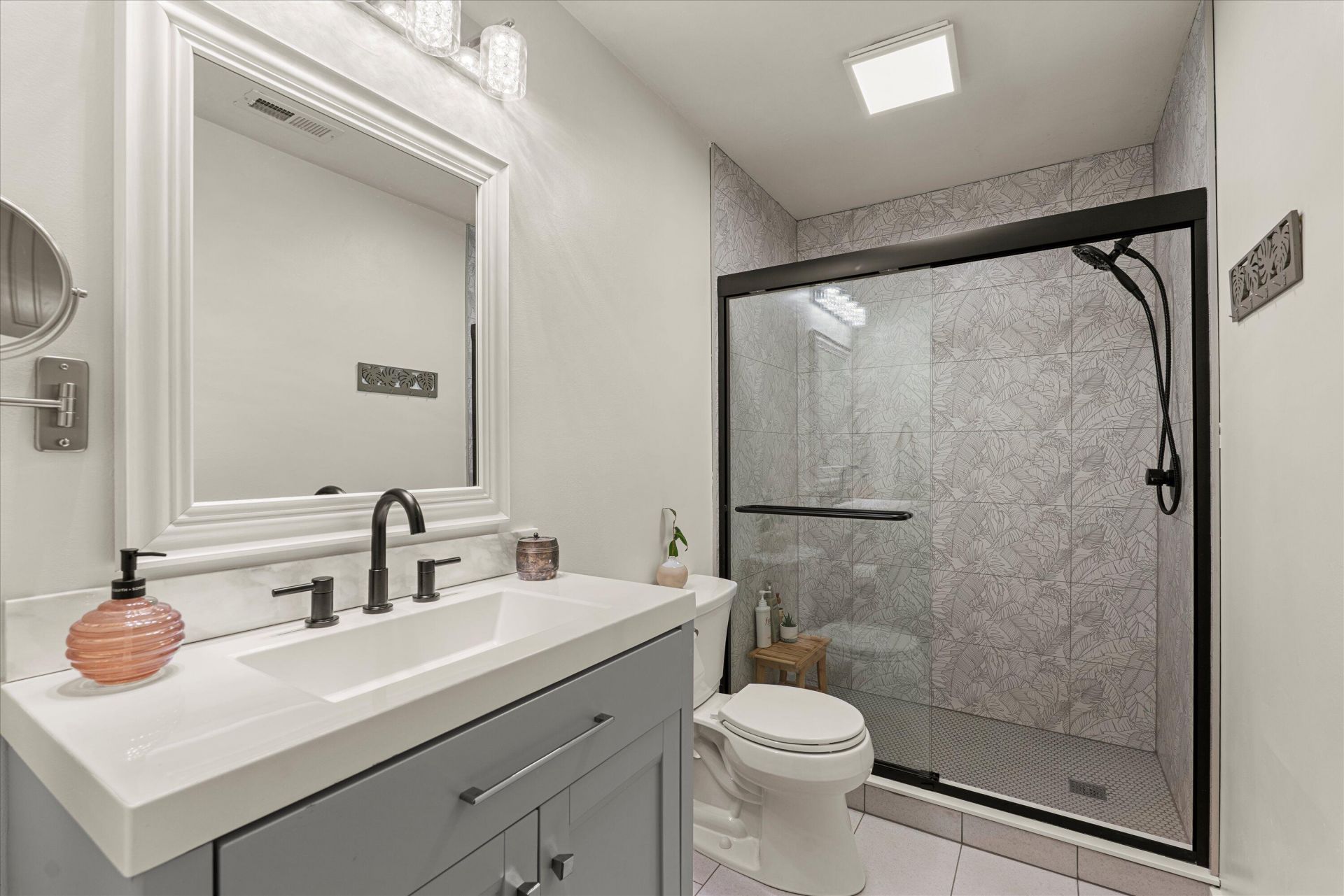 6027 Vaux Road Photo 14
