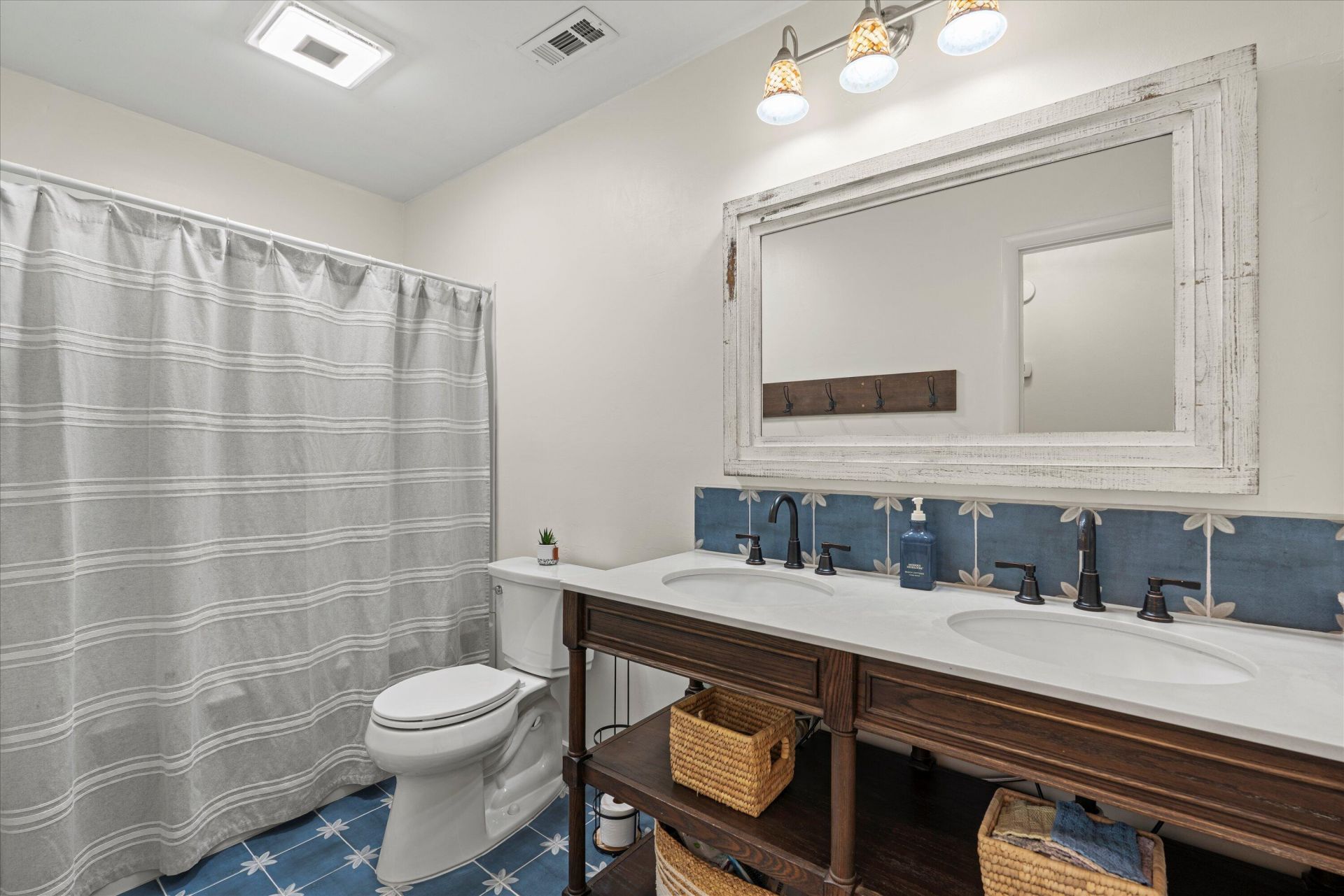 6027 Vaux Road Photo 17