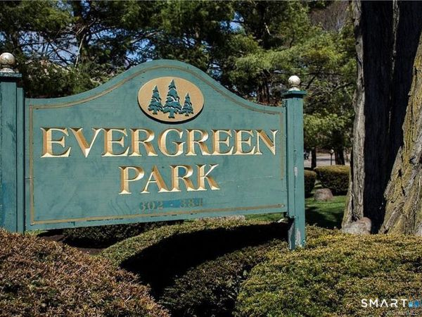 372 Knapps , Unit 372, Fairfield, CT 06825