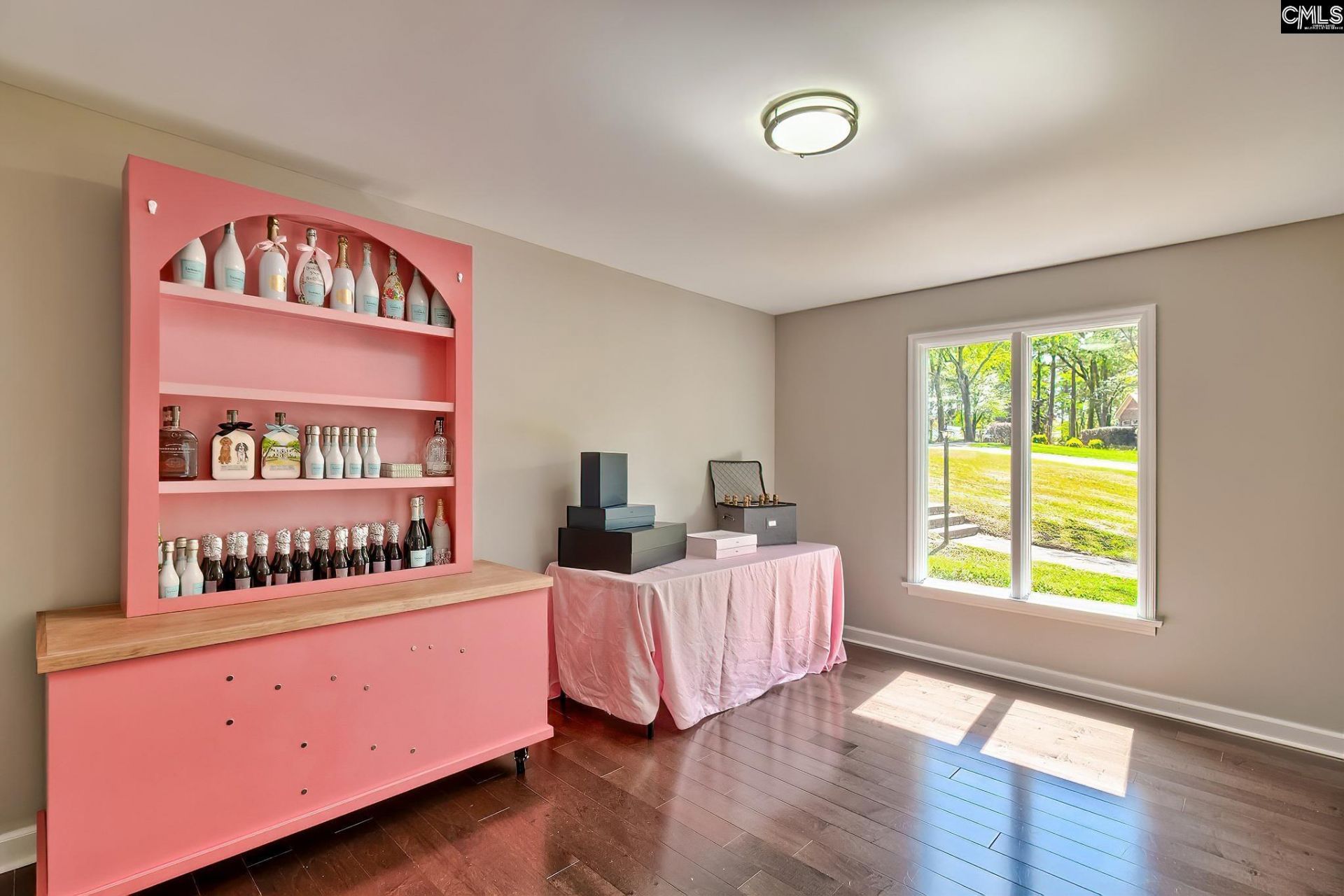 108 Middlebrook Drive  Photo 10