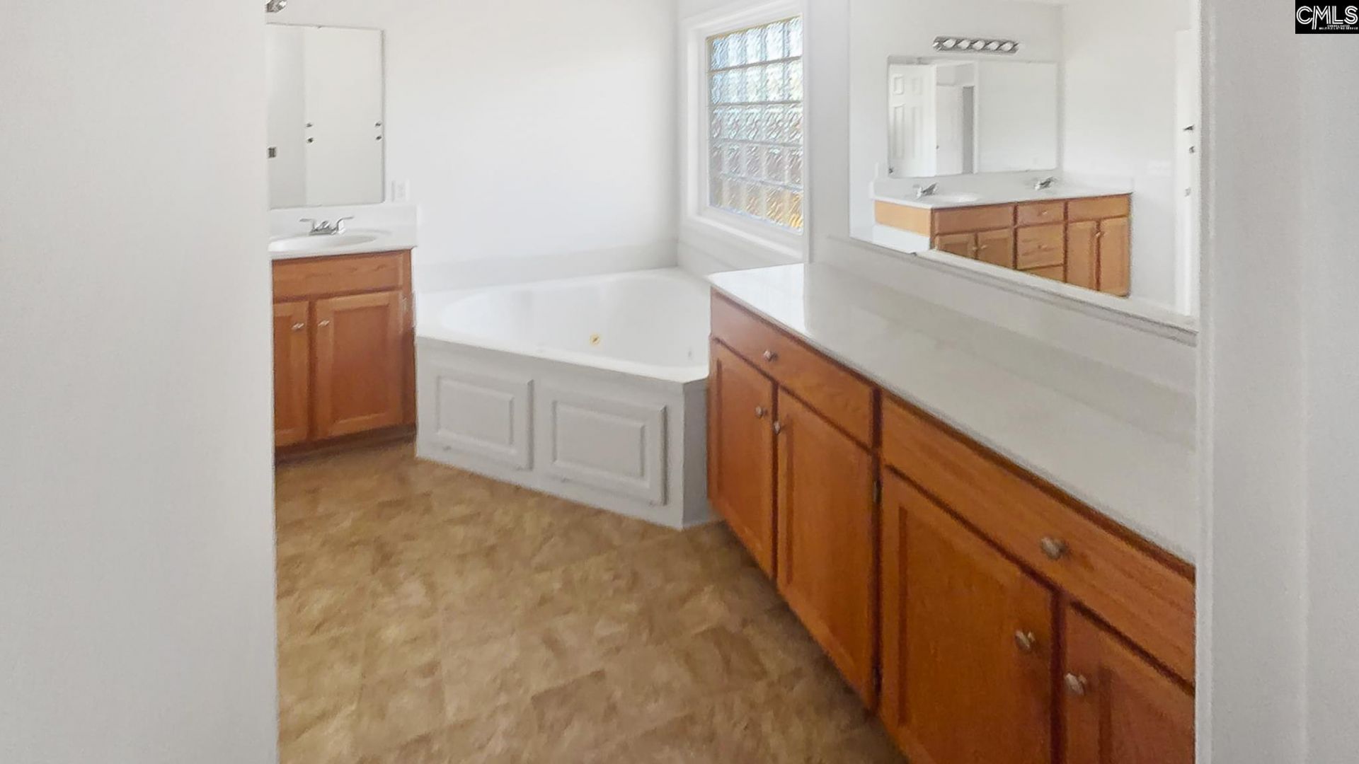 640 Aidan Drive  Photo 11