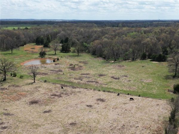 25 Graham , Gravette, AR 72736