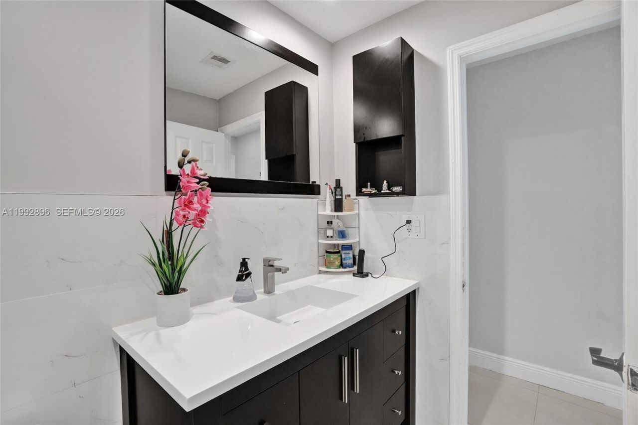 Please Call For Address, Miami, FL 33183 Photo