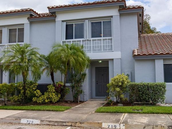 719 NW 208th Way , Unit 719, Pembroke Pines, FL 33029