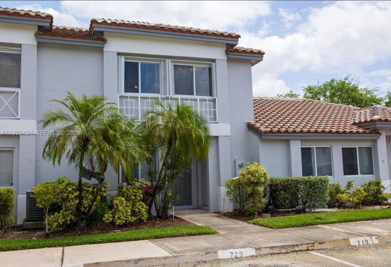 719 NW 208th Way, Unit 719, Pembroke Pines, FL 33029 Photo