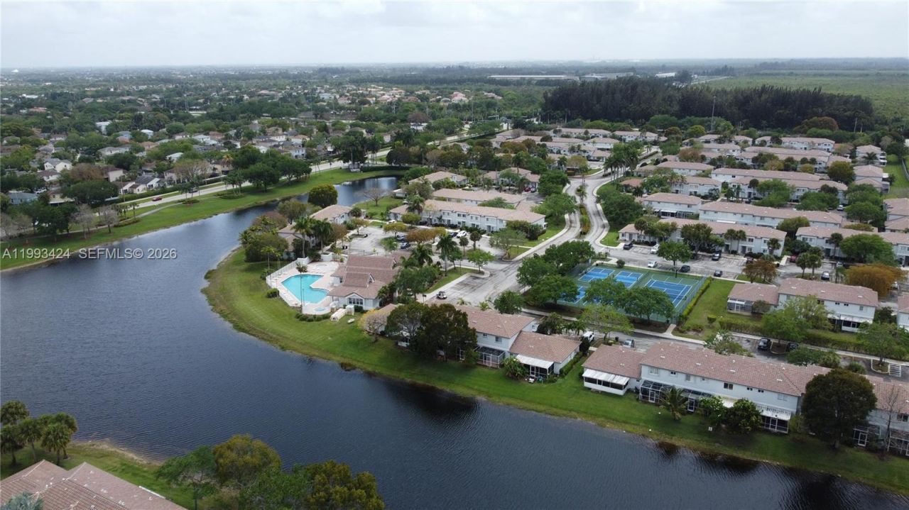 719 NW 208th Way, Unit 719, Pembroke Pines, FL 33029 Photo