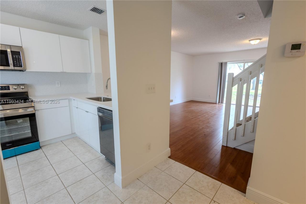 719 NW 208th Way, Unit 719, Pembroke Pines, FL 33029 Photo