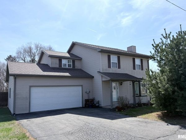 725 E ANN Street, Knoxville, IL 61448